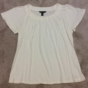 Women’s off white flowy top